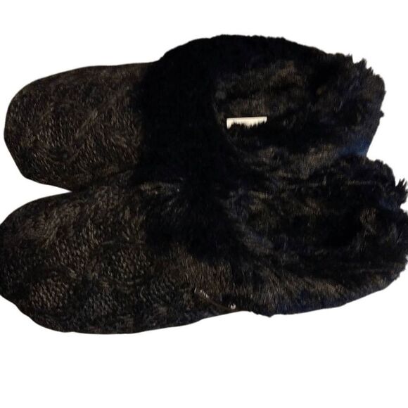 NWOT Original Muk Luks Black Fuzzy Furry Small Slides Size 5-6 - Picture 4 of 7